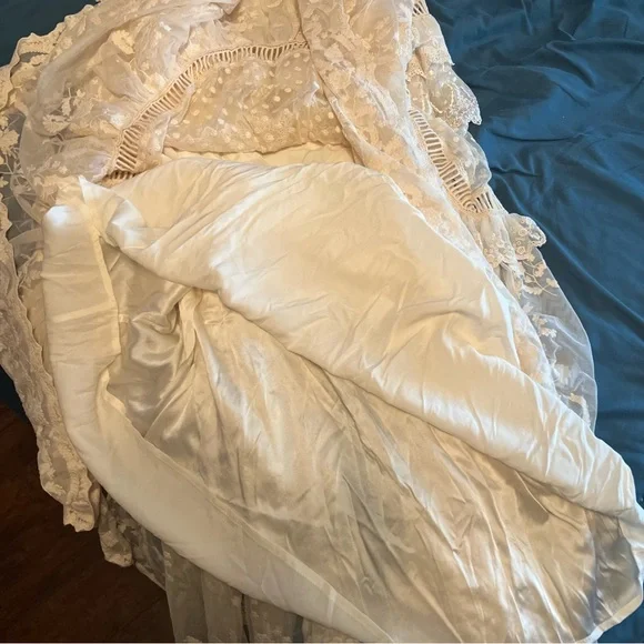 Spell Chloe Gown - Picture 14 of 16